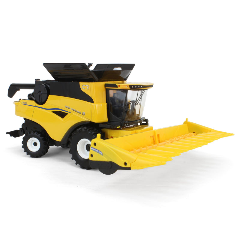 1/32 New Holland CR8.90 Combine with Draper & Grain Heads