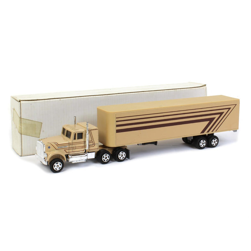 1/64 International Truck with Cab & Tan/Brown Trailer