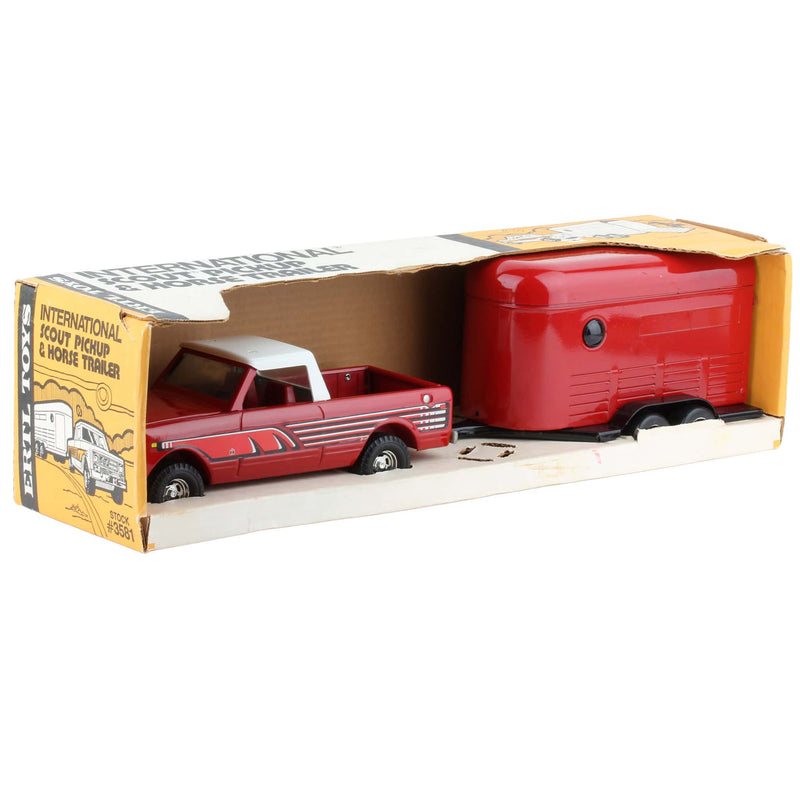 International Scout Pickup Truck and Horse Trailer by ERTL
