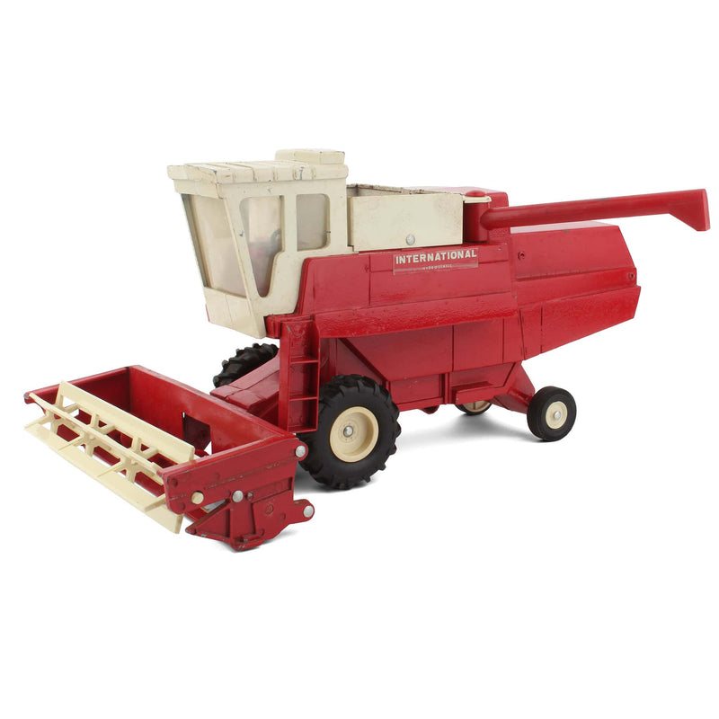 International Hydrostatic Combine with Grain Head by ERTL