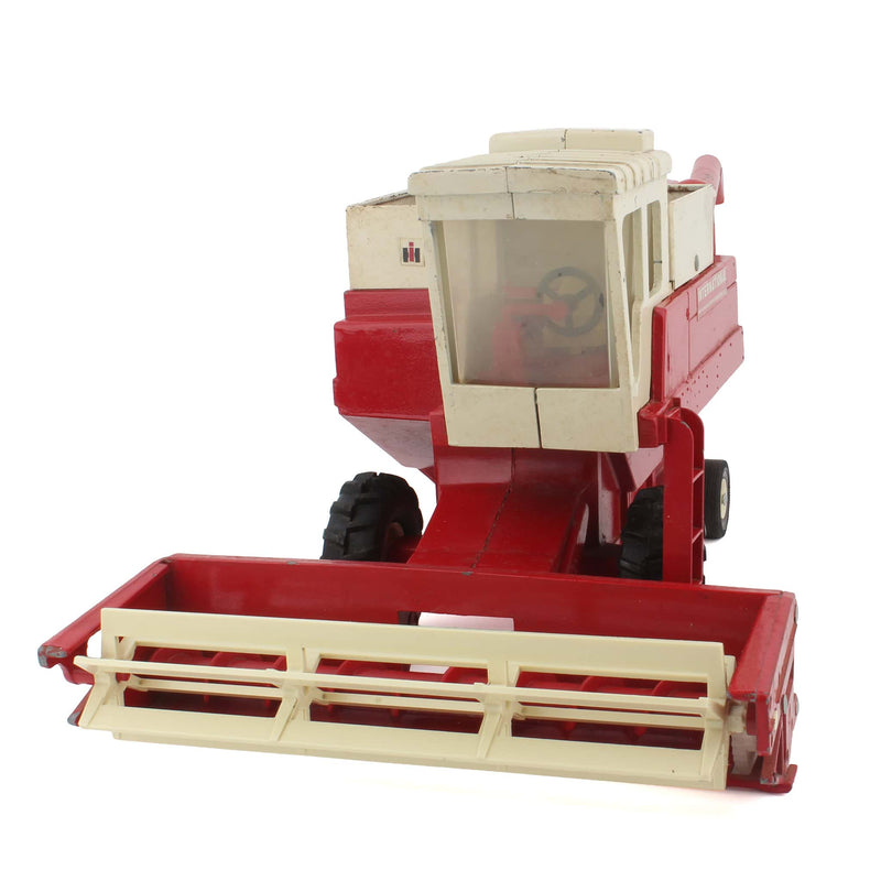 International Hydrostatic Combine with Grain Head by ERTL