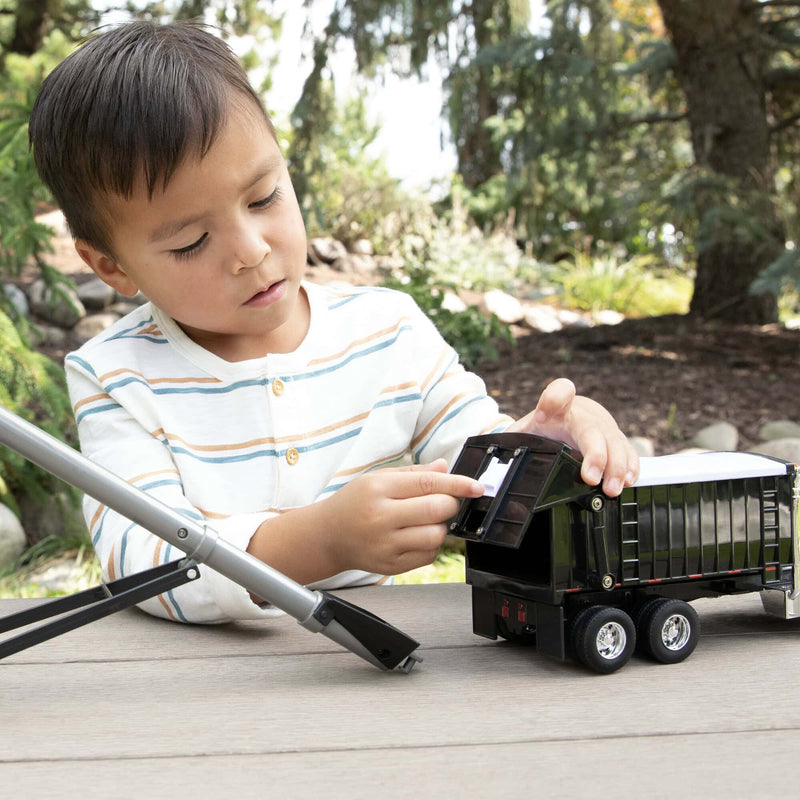 1/32 Peterbilt Model 367 Grain Truck with Grain Bin & Auger by ERTL