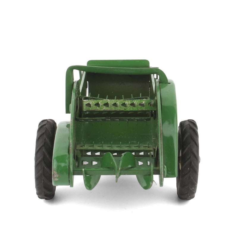 1/16 Steel John Deere Manure Spreader with Short Levers and Metal Rims by Eska