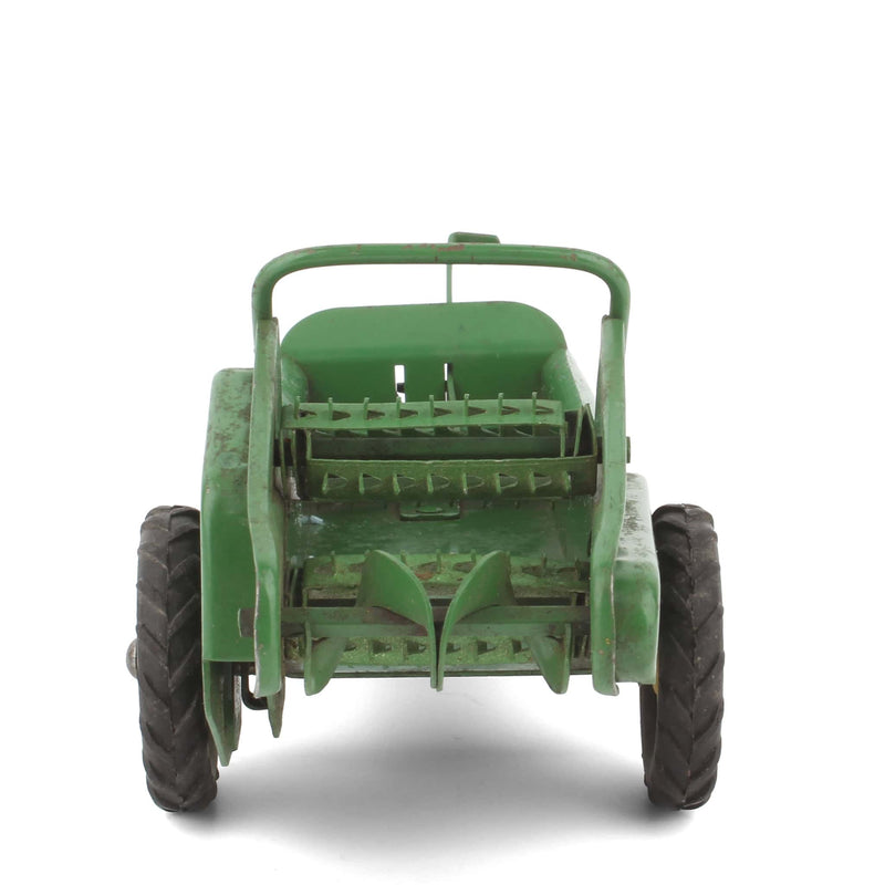 1/16 Stamped Steel John Deere Manure Spreader with Long Levers, Made in 1950s by Eska