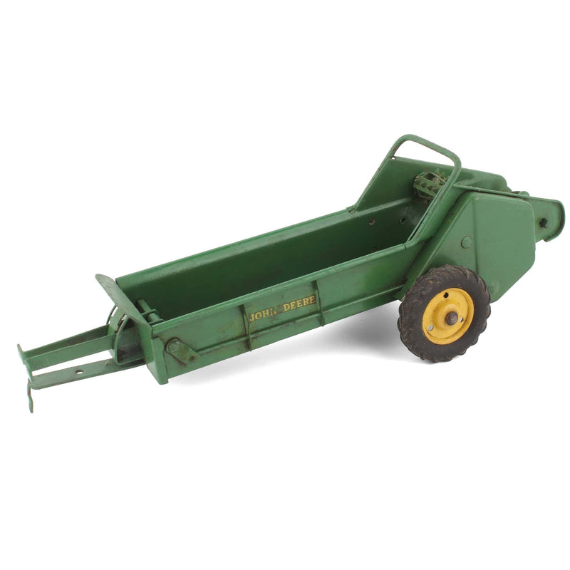 (B&D) 1/16 Steel John Deere Manure Spreader with Long Levers, Made in 1950s - Damaged Item, LOOSE