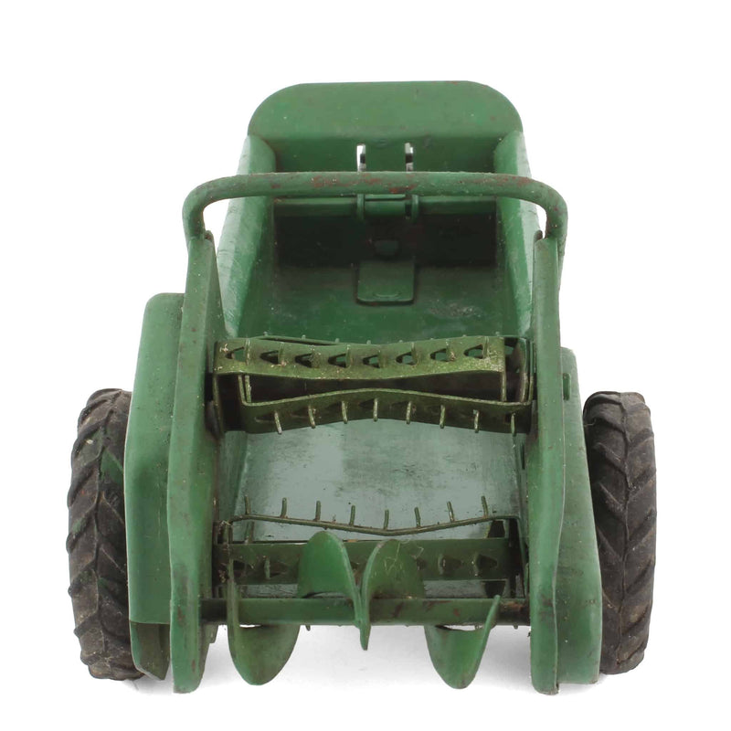 (B&D) 1/16 Steel John Deere Manure Spreader with Long Levers, Made in 1950s - Damaged Item, LOOSE