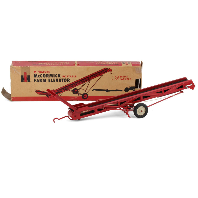 1/16 IH McCormick Farm Elevator by ESKA