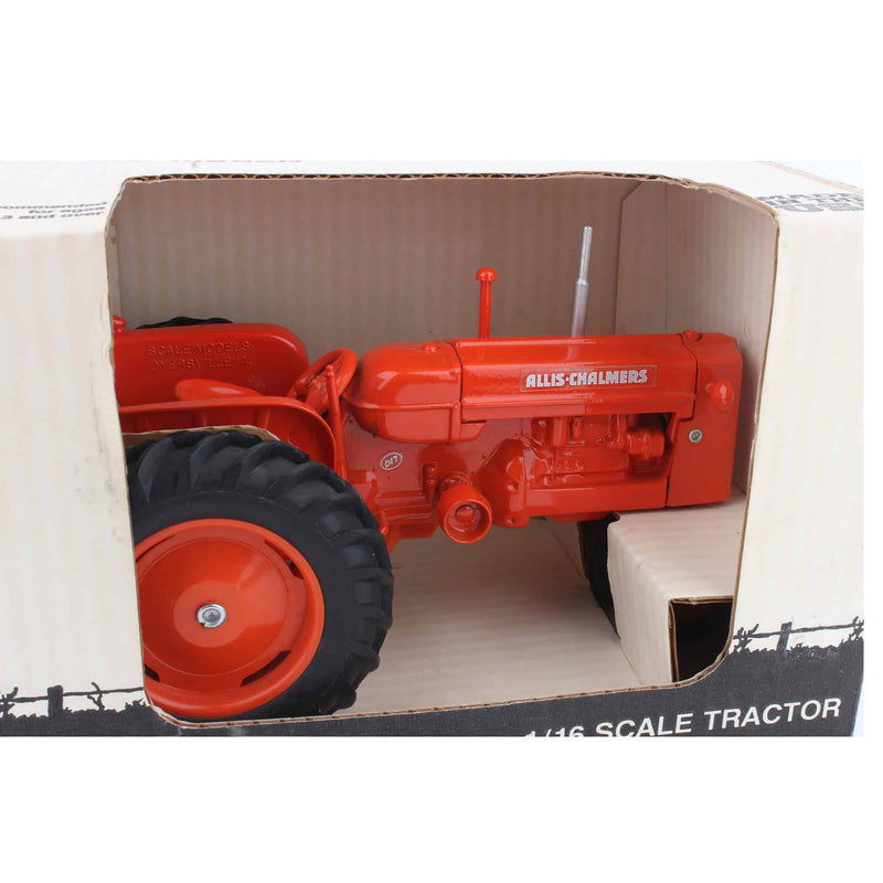 1/16 Allis Chalmers D-17 Narrow Front Tractor, Made in the USA by Scale Models