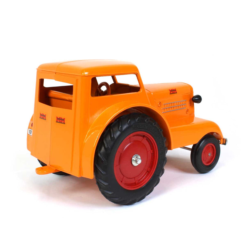 1/16 1938 Minneapolis Moline UDLX Comfort Tractor Car, by Scale Models
