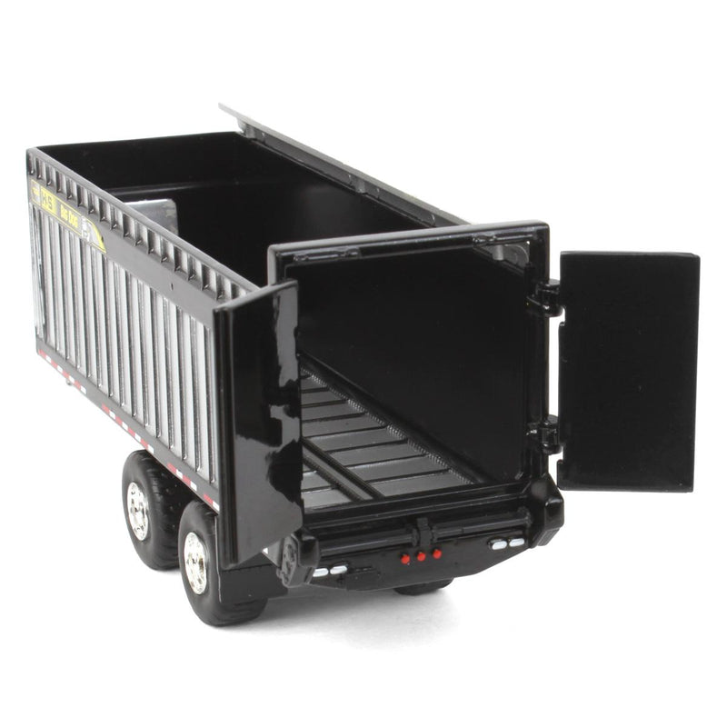 (B&D) 1/64 Black International 8600 Truck with H&S Big Dog 1226 Forage Box by SpecCast - Damaged Box