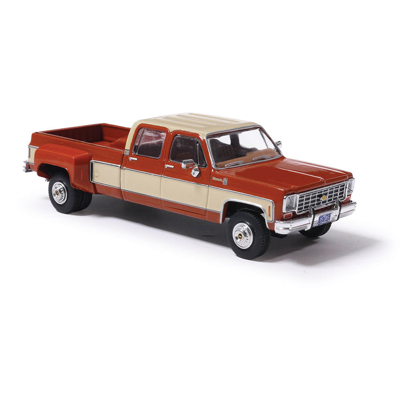 1/64 1975 Chevrolet K30 Crew Cab Dually Grecian Bronze and Santa Fe Tan Deluxe Two-Tone by IXO America