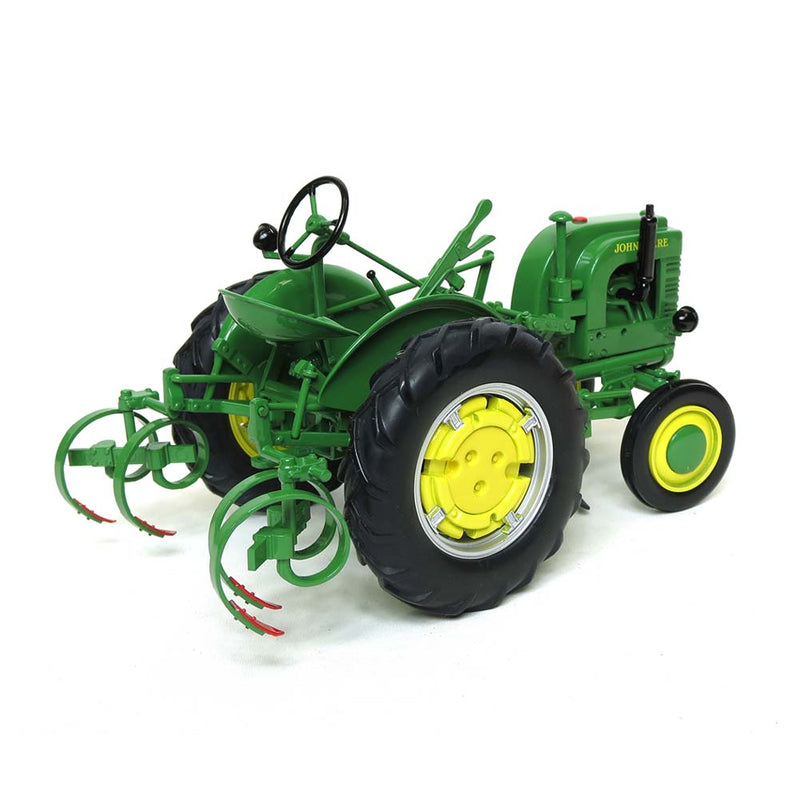 1/16 1942 John Deere Model LA tractor with Leaf Spring Cultivator by SpecCast