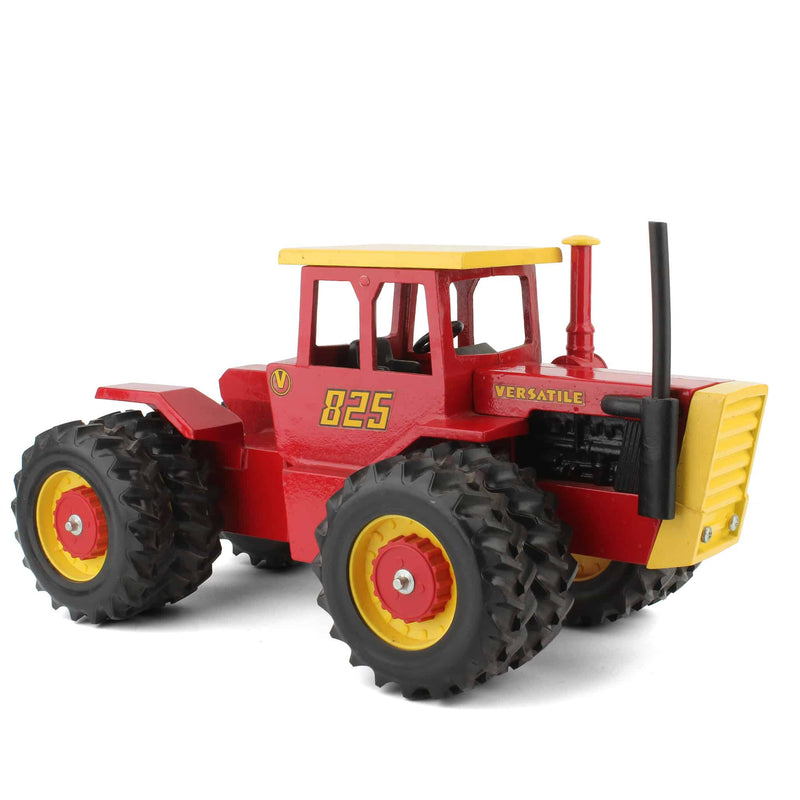 1/16 Versatile 825 Tractor with Duals, Made in the USA by Scale Models