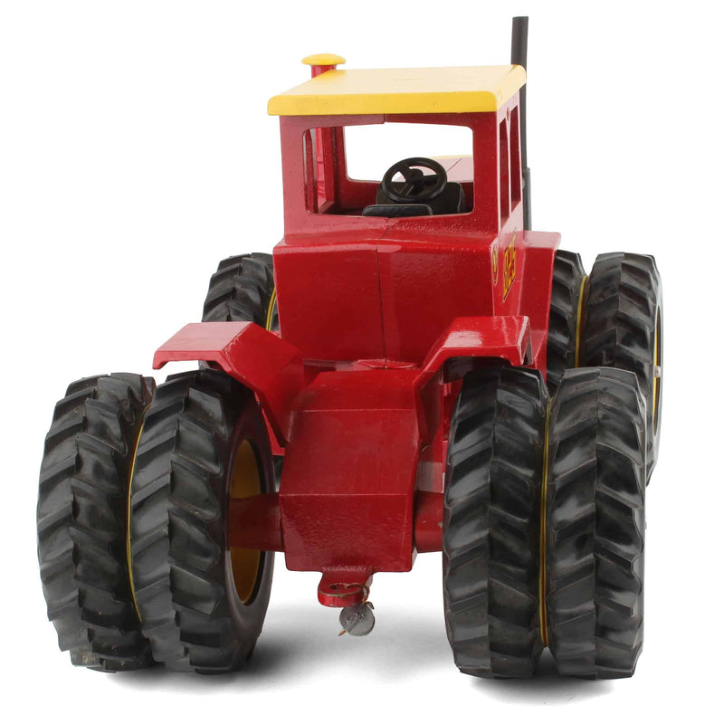 1/16 Versatile 825 Tractor with Duals, Made in the USA by Scale Models