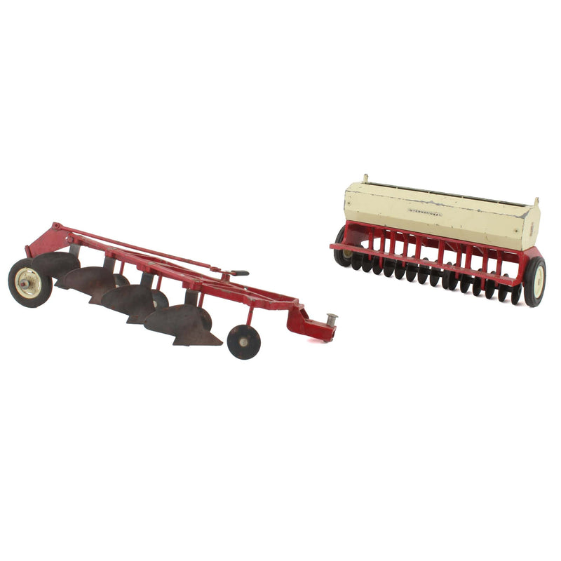 Lot of (5) 1/16 Scale International Harvester Implements - Damaged Units