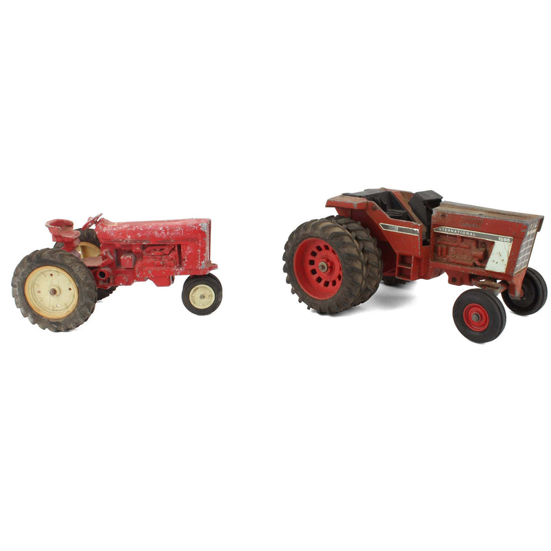 Lot of (1) 1/16 Diecast International Harvester Tractor and (1) 1/16 Diecast International Harvester 1568 Tractor with Duals by ERTL