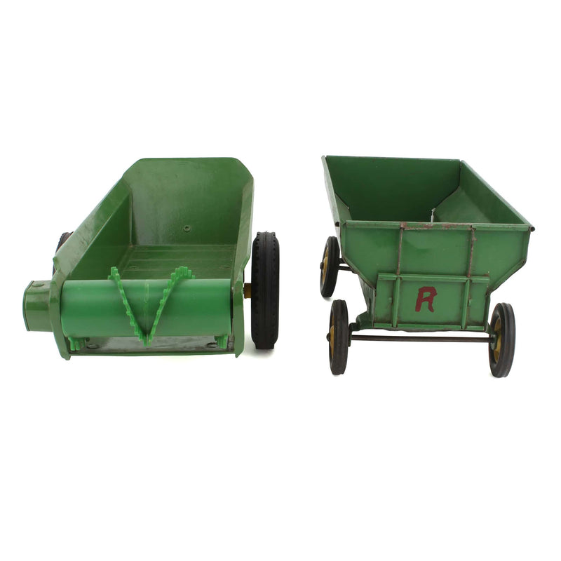Lot of (1) 1/16 John Deere Manure Spreader and (1) 1/16 John Deere Flare Barge Wagon