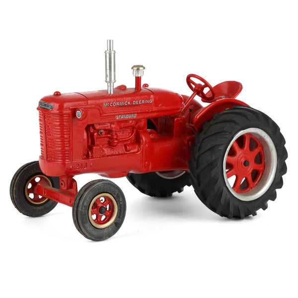 B&D) 1/16 McCormick Deering W-6 Standard Tractor with