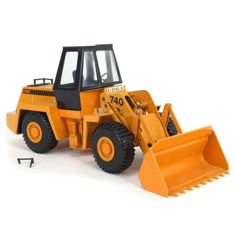 (B&D) 1/35 Case 740 Wheel Loader by Nacoral - Damaged Item, No Box