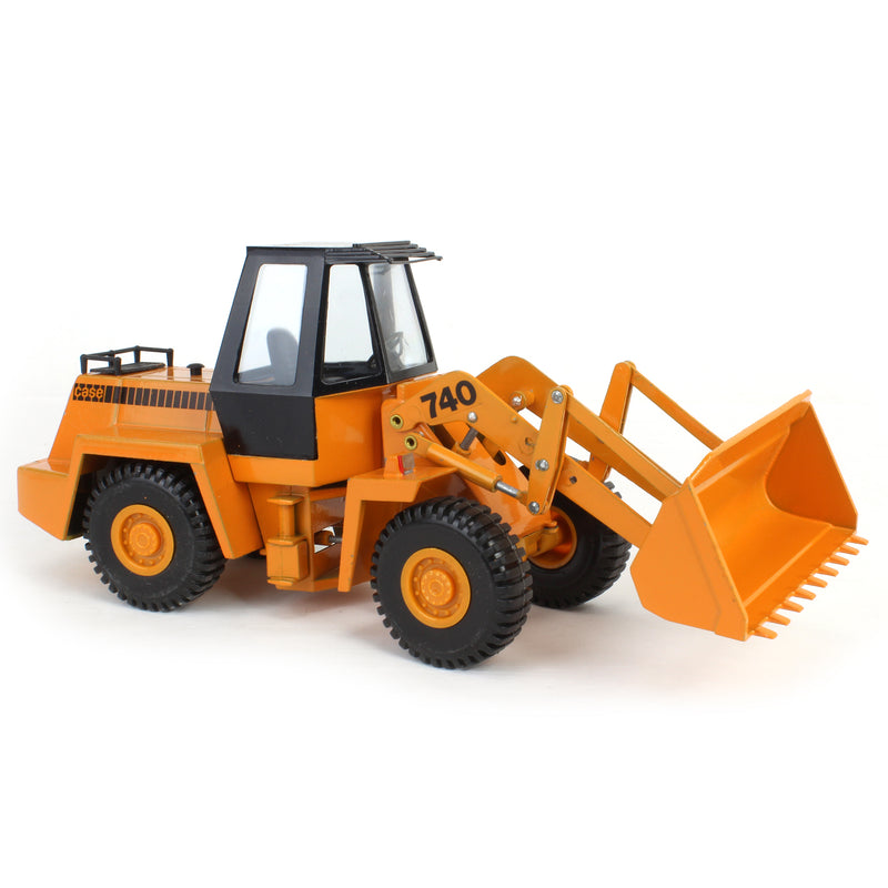 (B&D) 1/35 Case 740 Wheel Loader by Nacoral - Damaged Item