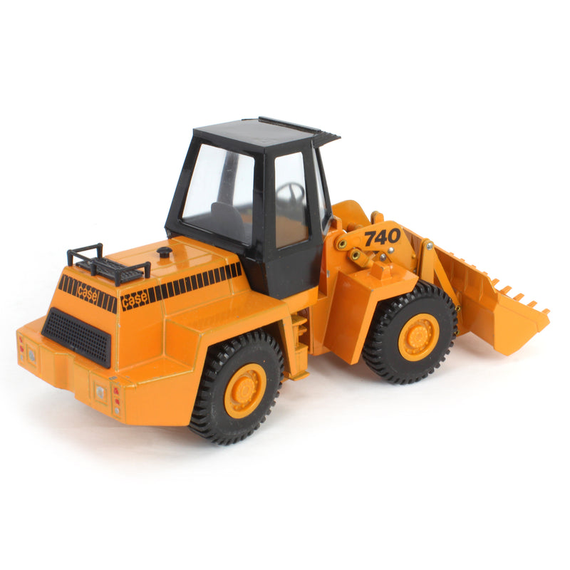 (B&D) 1/35 Case 740 Wheel Loader by Nacoral - Damaged Item