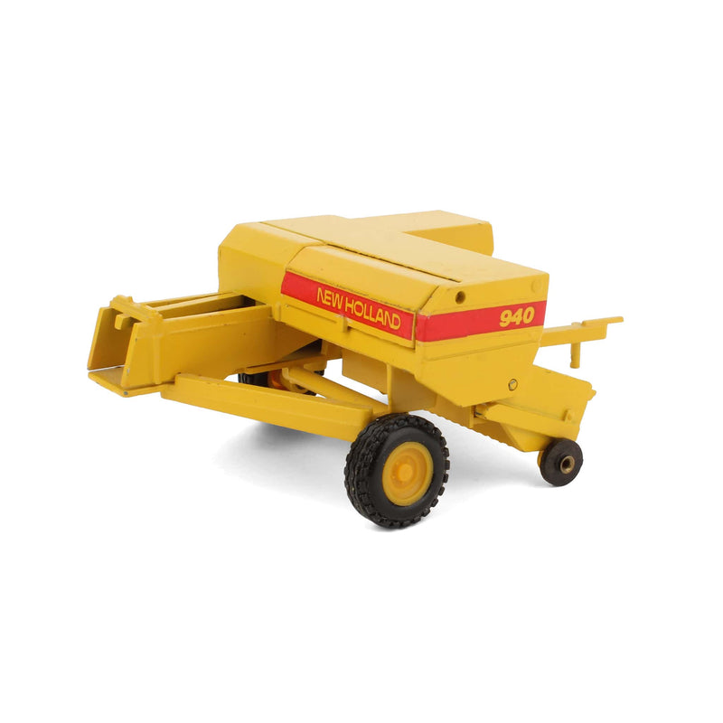 (B&D) Approx 1/43 Sperry New Holland 940 Square Baler by NZG - Damaged Item