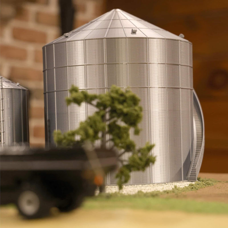 1/64 40-50K Bushel Grain Bin with Stairs & Centrifugal Fan, 3D Printed
