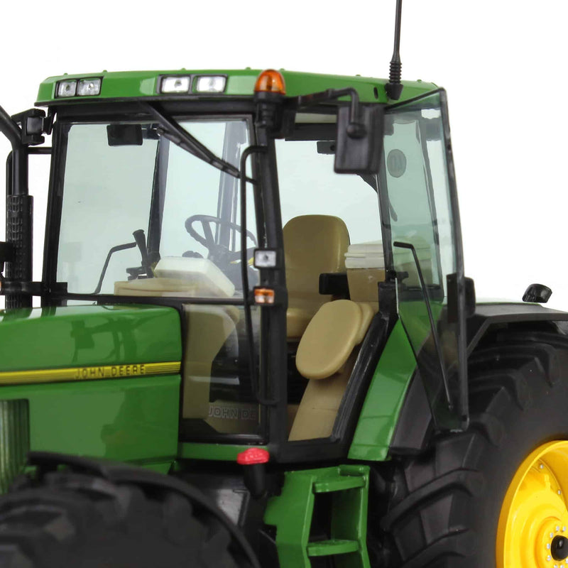 1/32 John Deere 7700 4WD Tractor