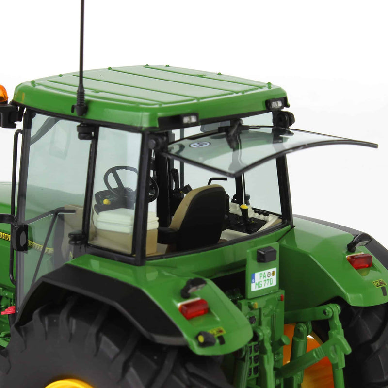 1/32 John Deere 7700 4WD Tractor