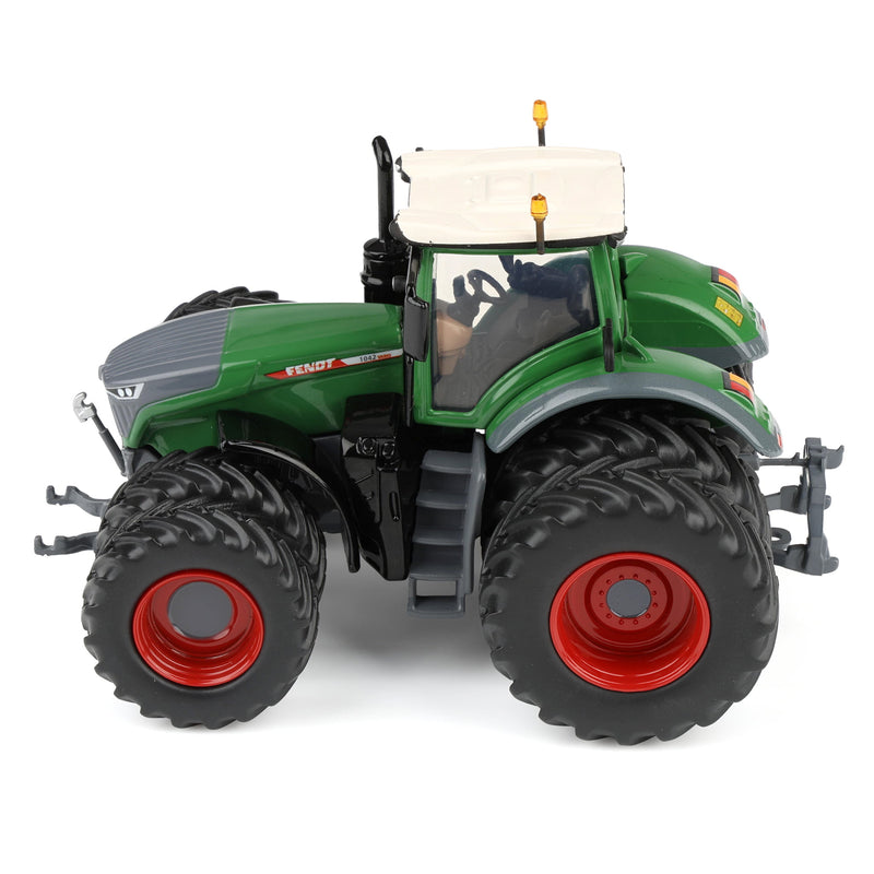 1/64 Fendt 1042 Vario Tractor with Front & Rear Duals by SpecCast