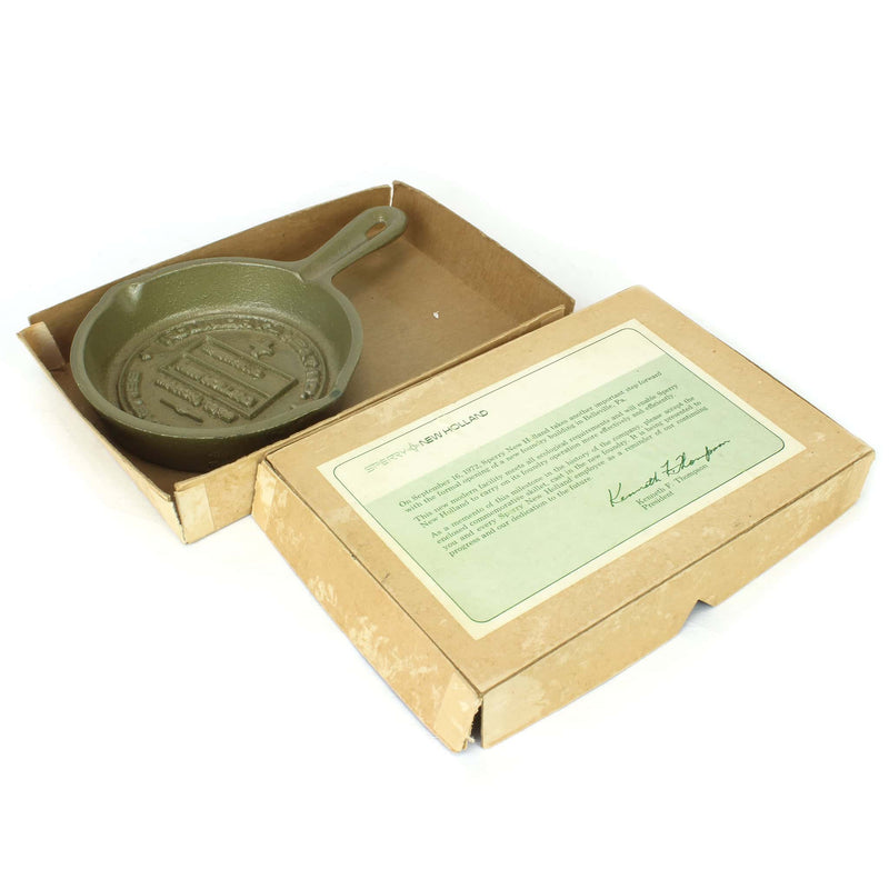 (B&D) 4.25 inch Sperry New Holland Commemorative Skillet - Damaged Item