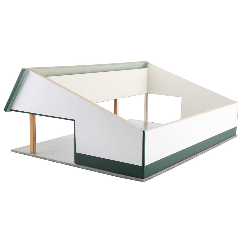 1/64 White & Green 64ft x 48ft Wooden Cattle Shed with Removeable Roof