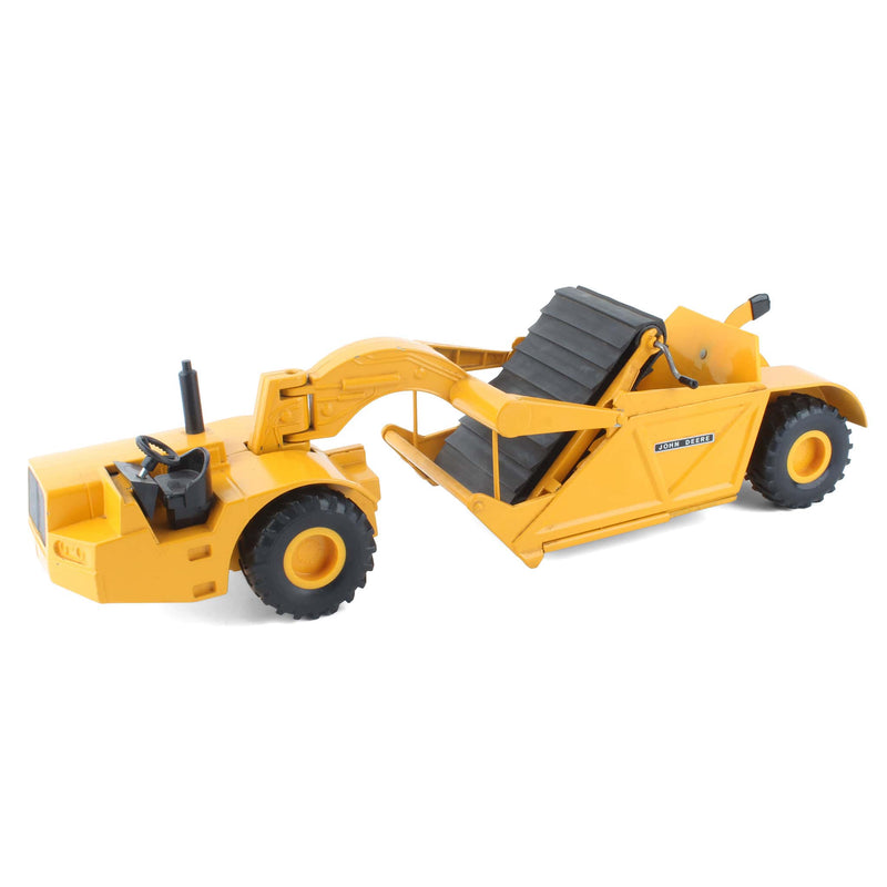 (B&D) 1/25 John Deere Pan Scraper from the 1970s - Damaged Item, No Box