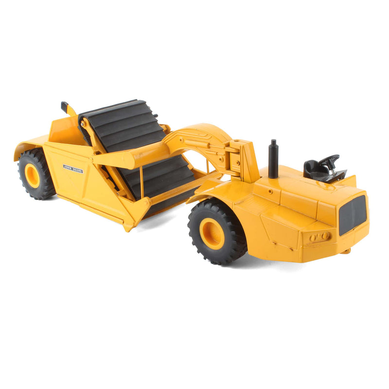 (B&D) 1/25 John Deere Pan Scraper from the 1970s - Damaged Item, No Box