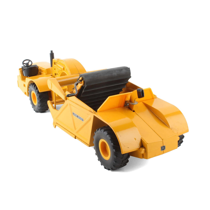 (B&D) 1/25 John Deere Pan Scraper from the 1970s - Damaged Item, No Box