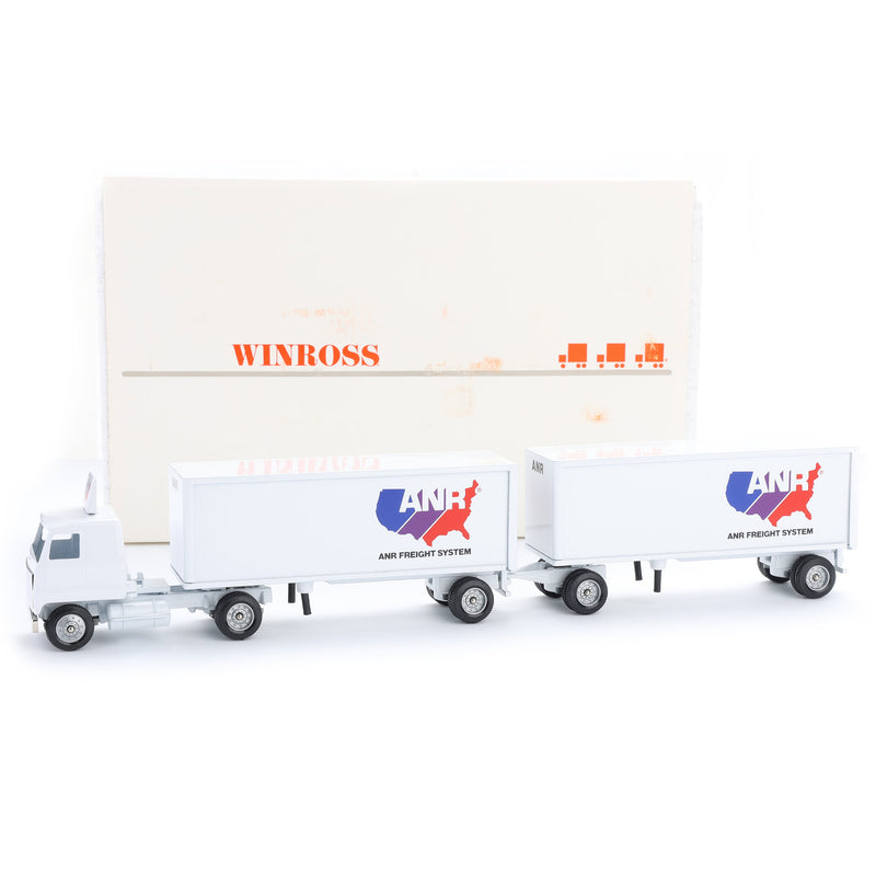 1/64 Winross Truck, ANR Freight System with Pup Trailers