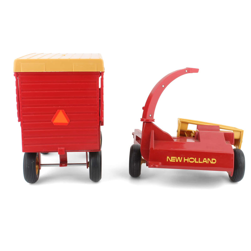 1/16 New Holland 2 Piece Forage Set with Wagon and Harvester - LOOSE
