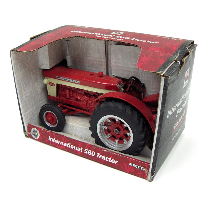 1/16 IH Farmall 560 Wide Front with Wheatland Fenders by ERTL