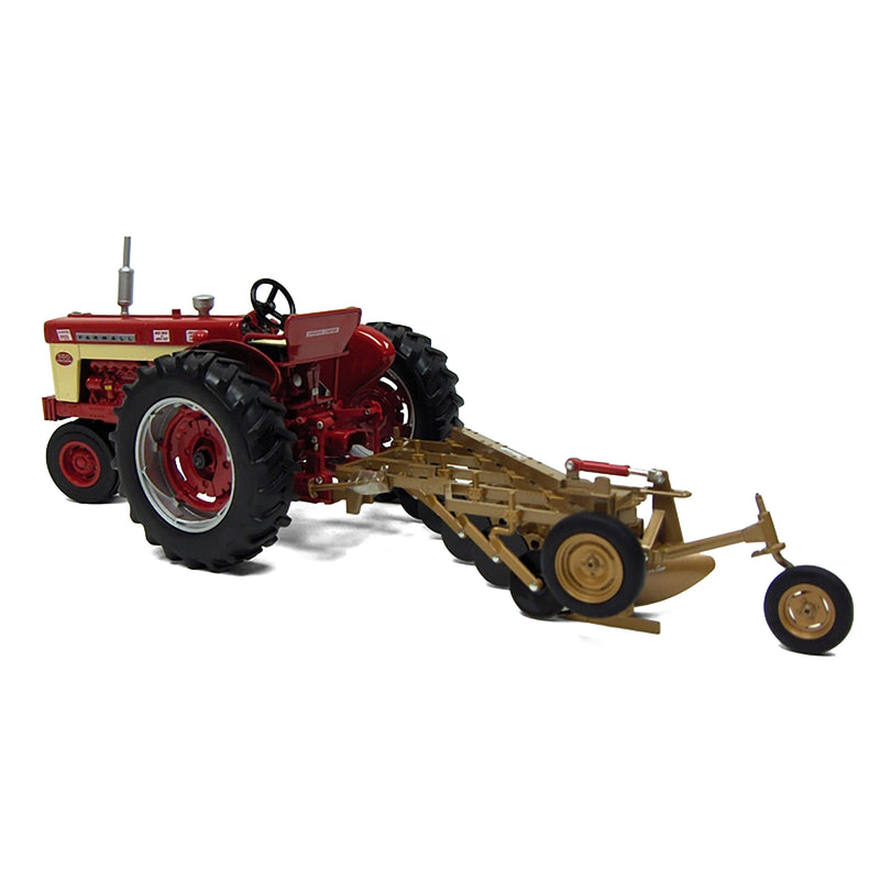 1/16 Farmall 560 Demo with Gold 5-Bottom Plow, 2008 National Farm Toy Museum Edition