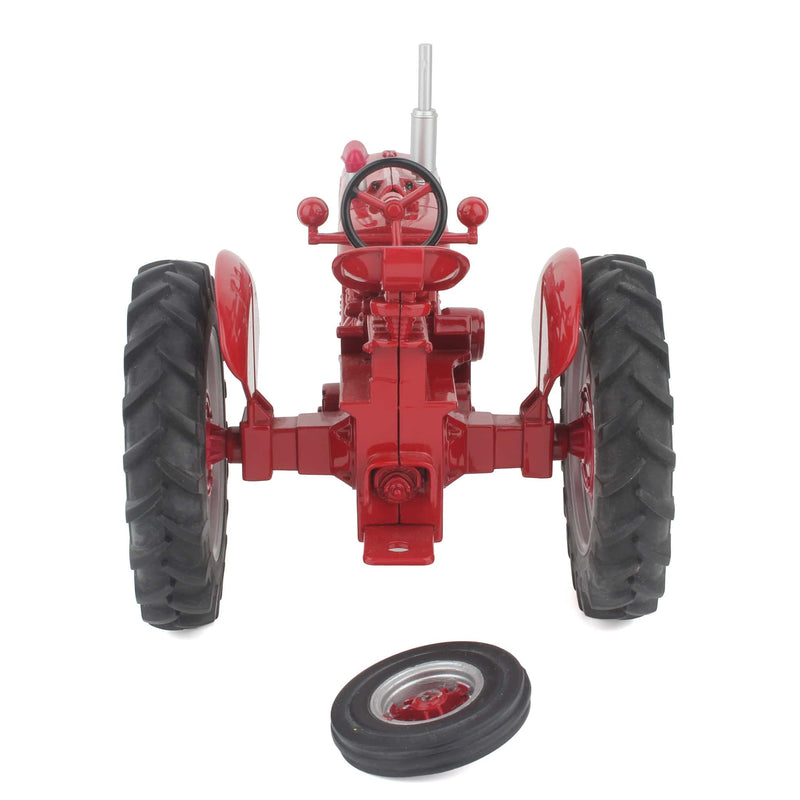 (B&D) 1/16 International Harvester Farmall Super MD Narrow Front Tractor - Damaged Item, LOOSE