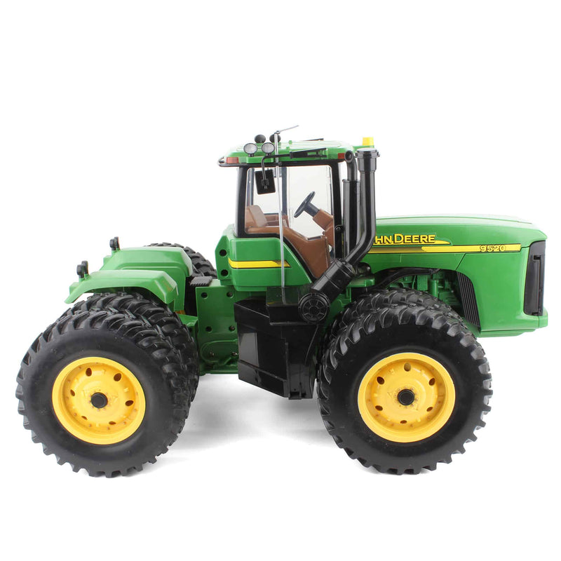 John Deere 9520 4-Wheel Drive Radio Control Tractor with Duals by ERTL