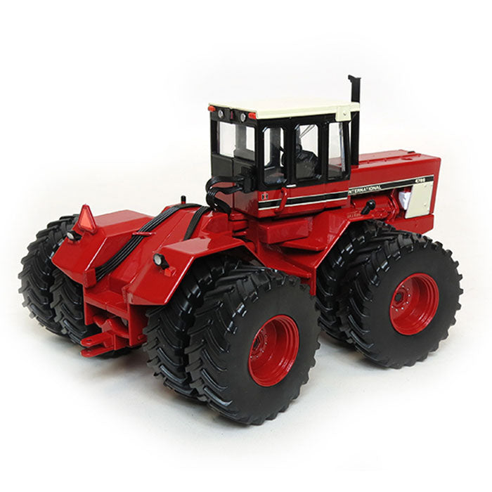 (B&D) 1/32 International 4786 4WD Tractor by ERTL, 2015 National Farm Toy Show - Damaged Box