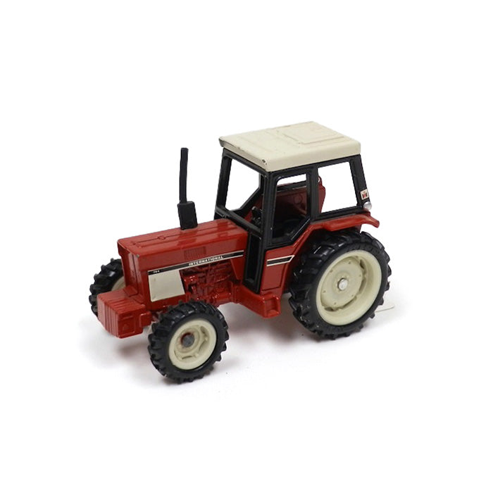 (B&D) 1/32 International 784 Tractor with Cab - Damaged Item, No Box