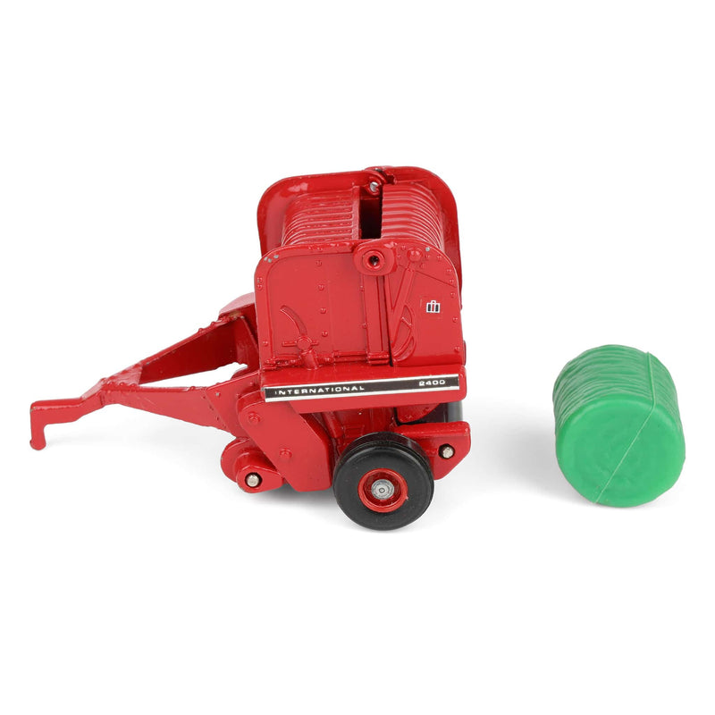 1/64 International Harvester 2400 Round Baler