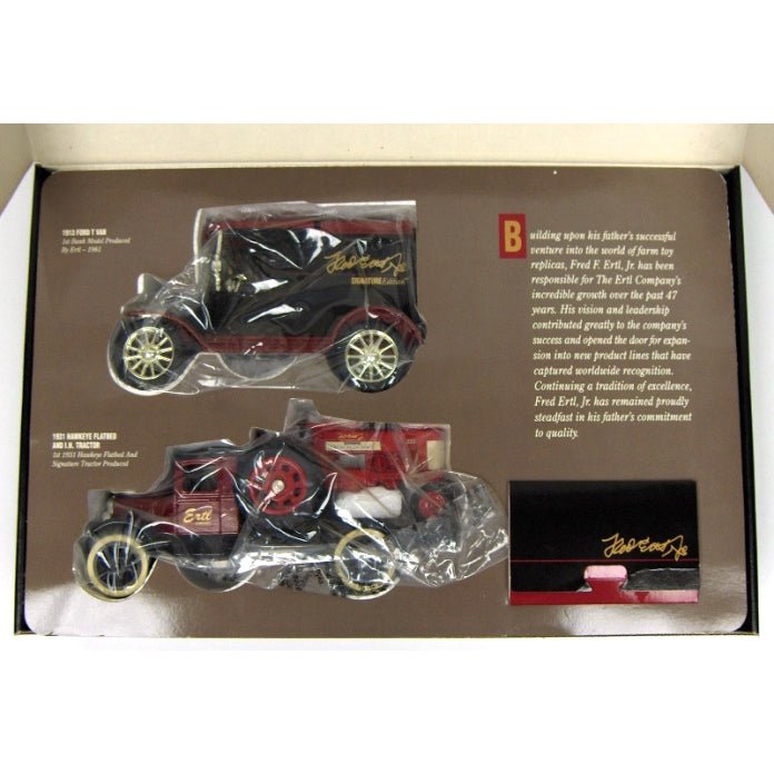 1/25 1913 Ford T Van & 1931 Hawkeye Flatbed with 1/43 Farmall 350, Signature Edition