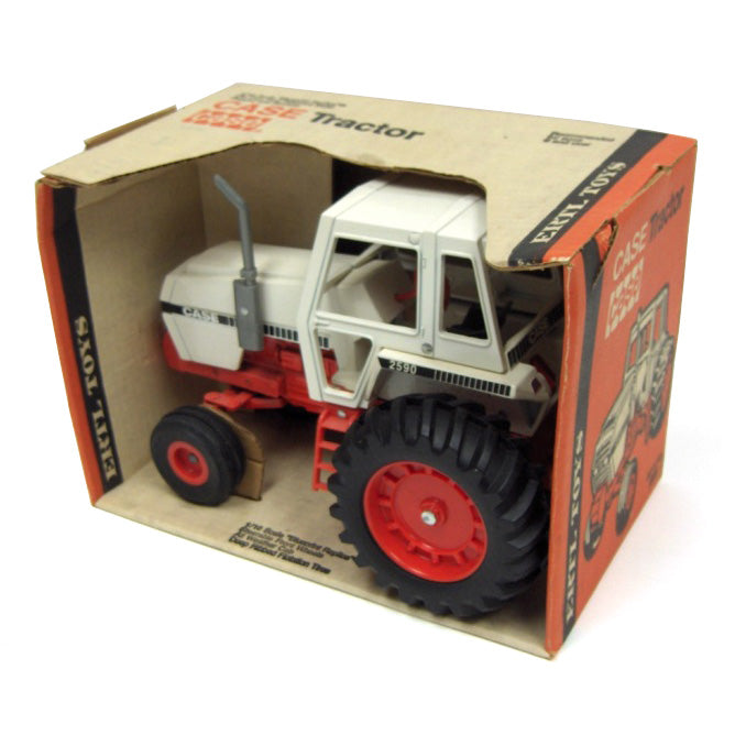 1/16 Case 2590 White & Orange w/Silver Muffler & Cab, Made in the USA