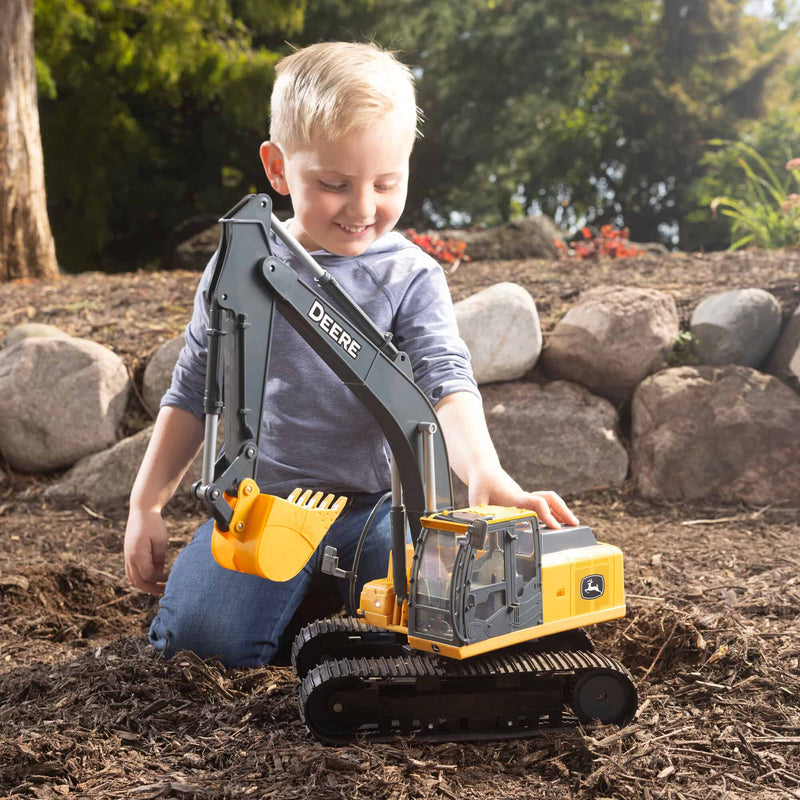 1/16 John Deere Excavator with Lights & Sounds, ERTL Big Farm