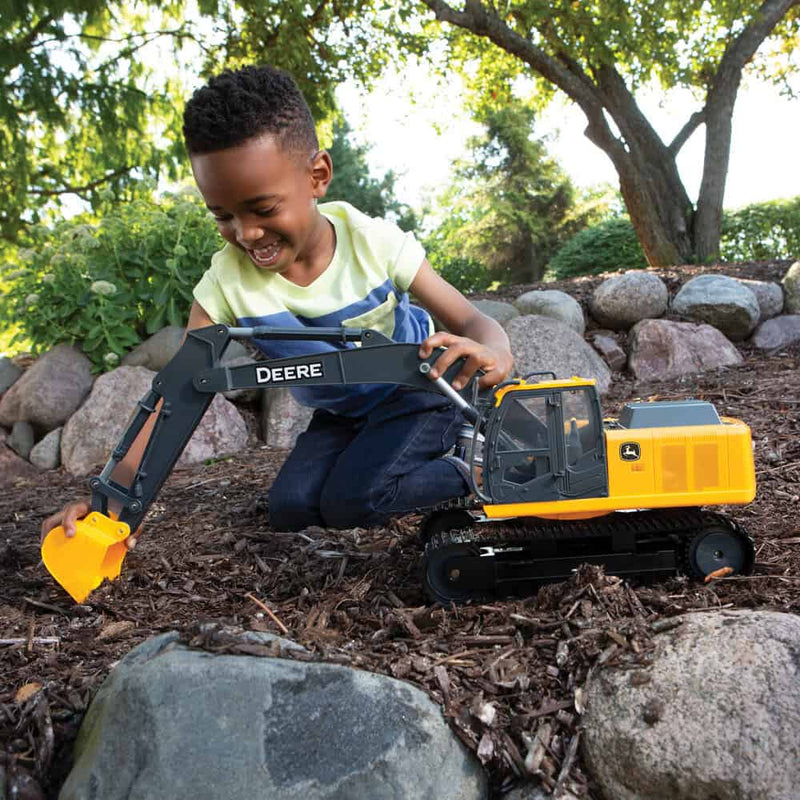 1/16 John Deere Excavator with Lights & Sounds, ERTL Big Farm