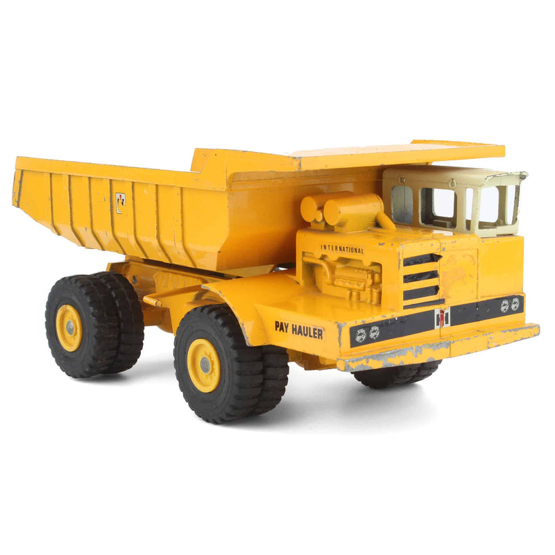 (B&D) 1/32 IH International Pay Hauler Dump Truck by ERTL - Damaged Item, LOOSE