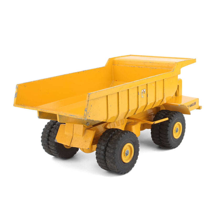 (B&D) 1/32 IH International Pay Hauler Dump Truck by ERTL - Damaged Item, LOOSE